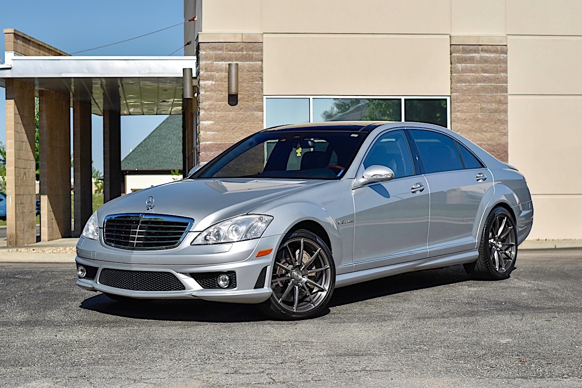 Mercedes-Benz S65 AMG with 